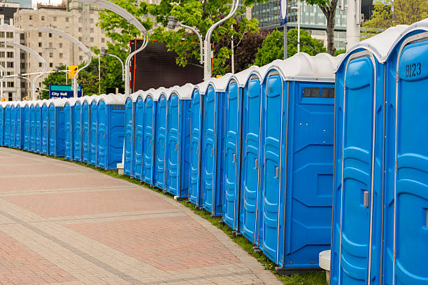 Best VIP or Luxury Restroom Trailers  in Oak Trail Shores, TX